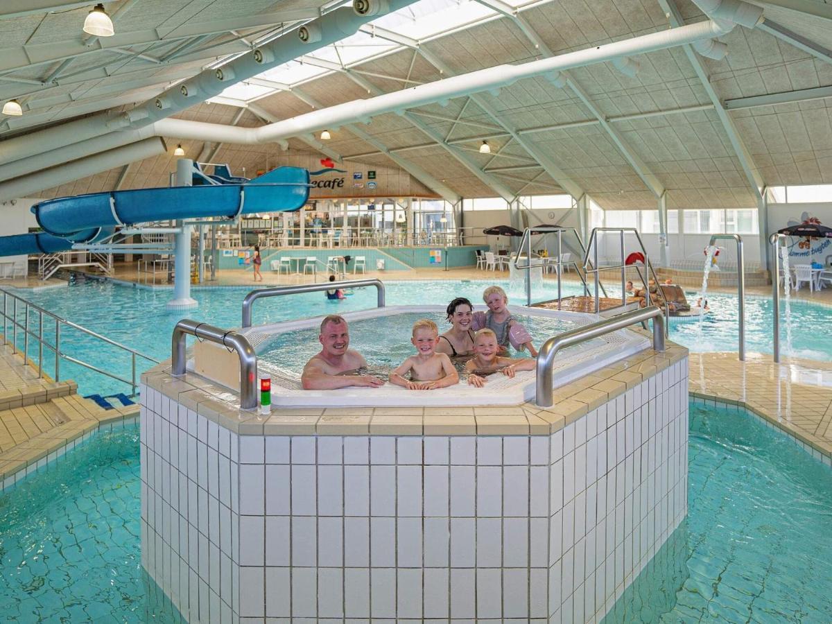 6 Person Holiday Home On A Holiday Park In 루켄 외부 사진